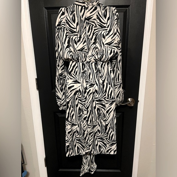 Wayf Dress - Picture 3 of 7